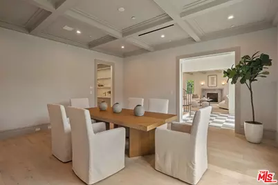 1072 Amalfi Dr, Pacific Palisades, CA 90272 - Photo 10