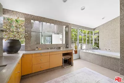 10339 Glenbarr Ave, Los Angeles, CA 90064 - Photo 28