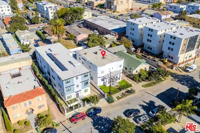 1419 W 36th St, Los Angeles, CA 90018 - Photo 2