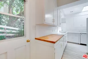 10321 Chrysanthemum Ln, Los Angeles, CA 90077 - Photo 12