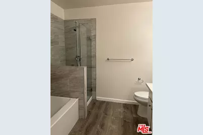 7521 Hampton Ave #210, West Hollywood, CA 90046 - Photo 6