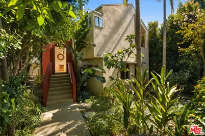 656 Angelus Pl, Venice, CA 90291 - Photo 4