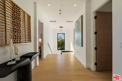 5186 Gloria Ave, Encino, CA 91436 - Photo 14