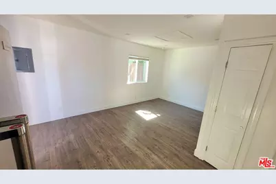 17629 Burbank Blvd, Encino, CA 91316 - Photo 48
