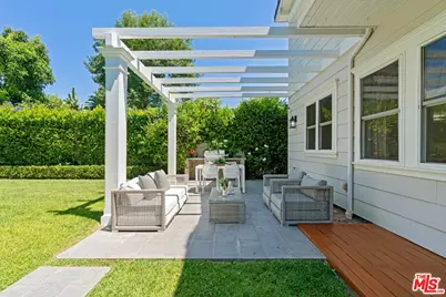 14917 Valley Vista Blvd, Sherman Oaks, CA 91403 - Photo 6