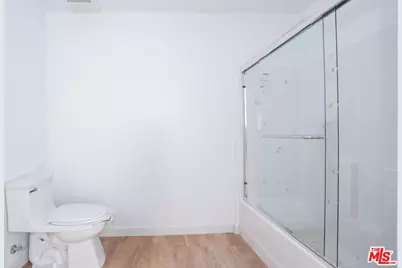 1432 E 25th St, Los Angeles, CA 90011 - Photo 18