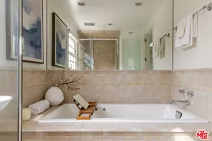 1240 S Bedford Dr, Los Angeles, CA 90035 - Photo 24