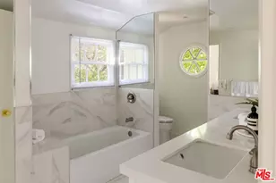 1240 S Bedford Dr, Los Angeles, CA 90035 - Photo 26