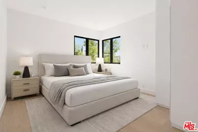 5130 Medina Rd, Woodland Hills, CA 91364 - Photo 16