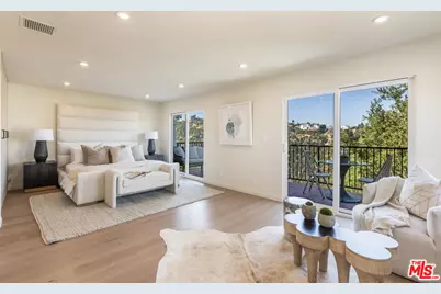 8300 Grand View Dr, Los Angeles, CA 90046 - Photo 20