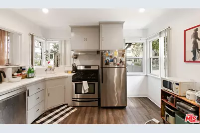 2302 32nd St, Santa Monica, CA 90405 - Photo 24