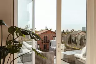 10725 Ashton Ave, Los Angeles, CA 90024 - Photo 18