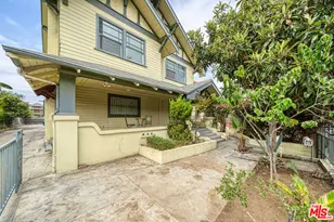 1677 S Harvard Blvd, Los Angeles, CA 90006 - Photo 2