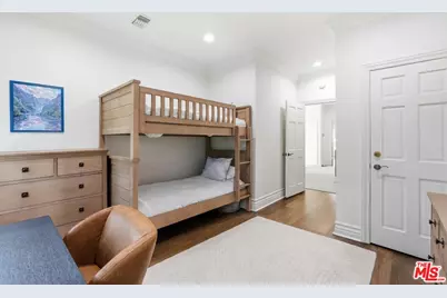 154 S Anita Ave, Los Angeles, CA 90049 - Photo 32