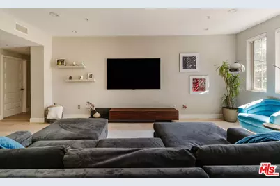 10648 Woodbridge St #106, Toluca Lake, CA 91602 - Photo 8