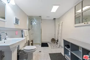 41 Vicente Ter, Santa Monica, CA 90401 - Photo 52