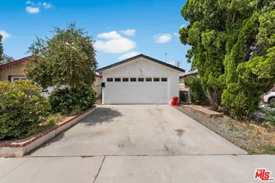 11477 Amboy Ave, San Fernando, CA 91340 - Photo 1