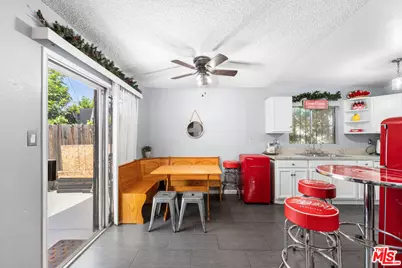 11477 Amboy Ave, San Fernando, CA 91340 - Photo 6