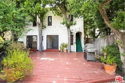 806 N Sweetzer Ave, West Hollywood, CA 90069 - Photo 14