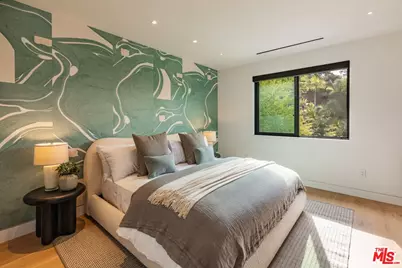 9455 Eden Dr, Beverly Hills, CA 90210 - Photo 22