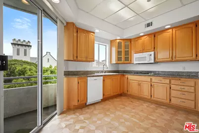 1325 Arizona Ave #201, Santa Monica, CA 90404 - Photo 10