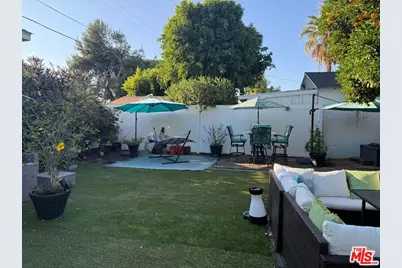 7713 Genesta Ave, Lake Balboa, CA 91406 - Photo 12