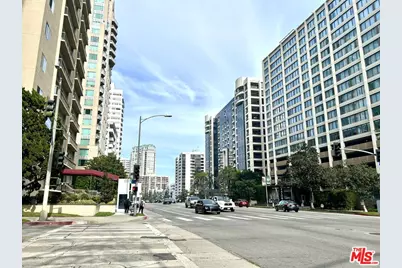 10751 Wilshire Blvd #607, Los Angeles, CA 90024 - Photo 14