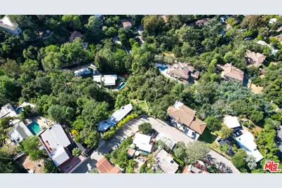7207 Woodrow Wilson Dr, Los Angeles, CA 90068 - Photo 22