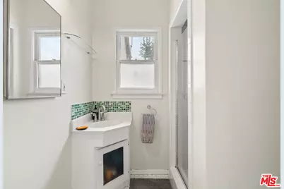 2556 E Villa St, Pasadena, CA 91107 - Photo 16