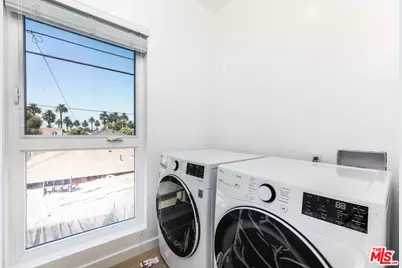 2815 S Mansfield Ave, Los Angeles, CA 90016 - Photo 22