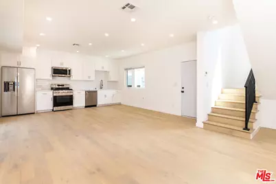 2815 S Mansfield Ave, Los Angeles, CA 90016 - Photo 20