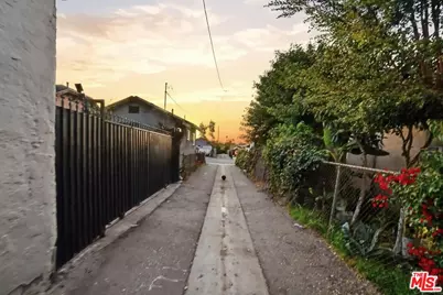 214 N Alma Ave, Los Angeles, CA 90063 - Photo 54