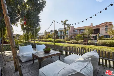 230 Sherman Canal, Venice, CA 90291 - Photo 20