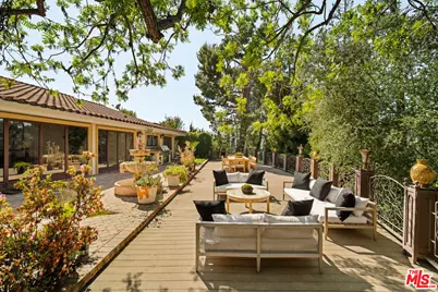 11411 Dona Lola Dr, Studio City, CA 91604 - Photo 20