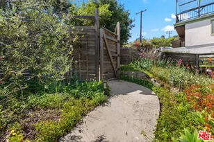 19583 19583 Bowers Dr, Topanga, CA 90290 - Photo 2