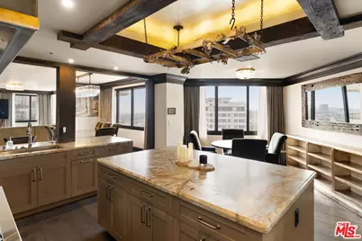 10560 Wilshire Blvd #2003, Los Angeles, CA 90024 - Photo 22
