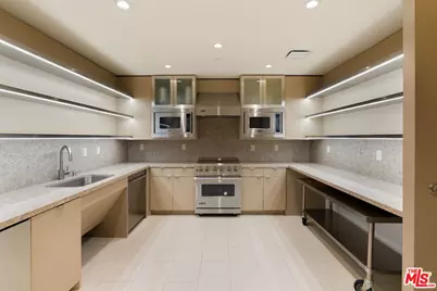10560 Wilshire Blvd #2003, Los Angeles, CA 90024 - Photo 72