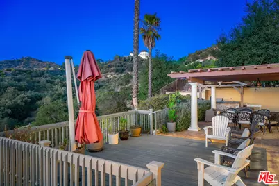 2315 N Hobart Blvd, Los Angeles, CA 90027 - Photo 34