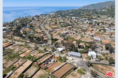 566 N Las Casas Ave, Pacific Palisades, CA 90272 - Photo 8