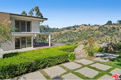 2340 Jupiter Dr, Los Angeles, CA 90046 - Photo 28