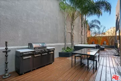 3601 Dixie Canyon Pl, Sherman Oaks, CA 91423 - Photo 32