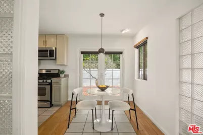 4115 Knobhill Dr, Sherman Oaks, CA 91403 - Photo 16