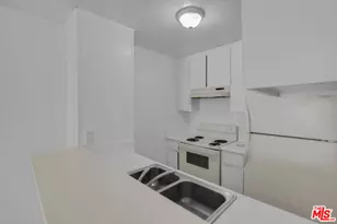 3346 S Canfield Ave, Los Angeles, CA 90034 - Photo 12