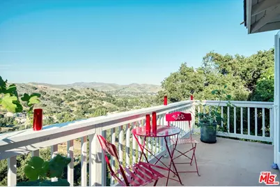 1022 Brookview Ave, Westlake Village, CA 91361 - Photo 32