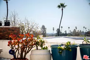 750 S Bundy Dr, Los Angeles, CA 90049 - Photo 42