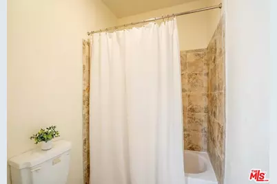 533 S St Andrews Pl #220, Los Angeles, CA 90020 - Photo 10