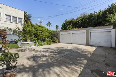 246 N Irving Blvd, Los Angeles, CA 90004 - Photo 20