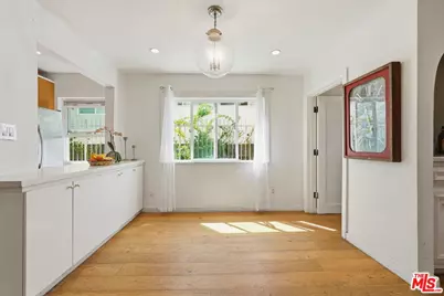 625 N Flores St #104, West Hollywood, CA 90048 - Photo 2