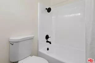 8601 International Ave, Canoga Park, CA 91304 - Photo 22