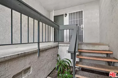 8601 International Ave #122, Canoga Park, CA 91304 - Photo 32